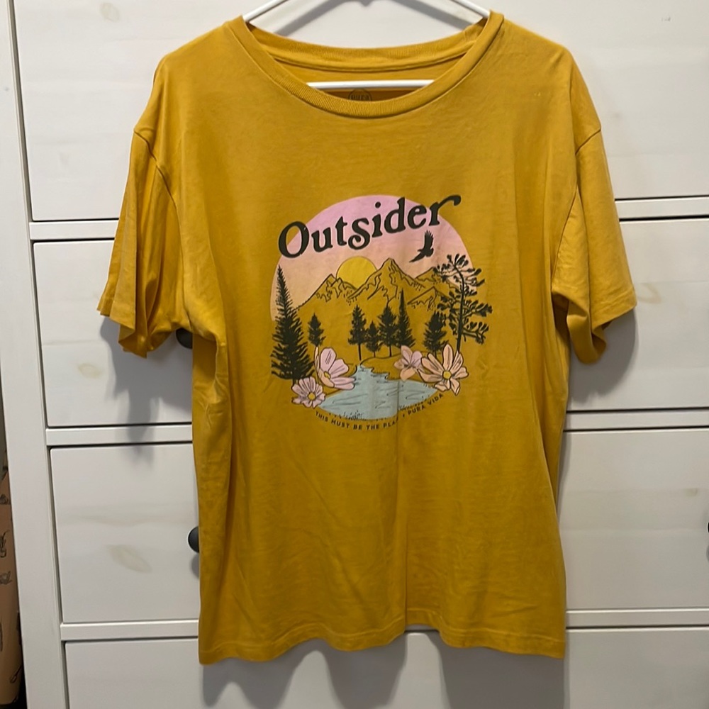 Pura Vida Tshirt size small